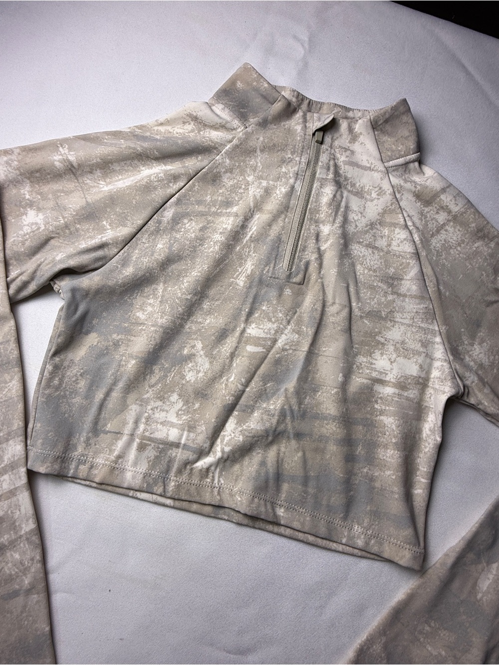 Blau Abstract Print Cropped Quarter Zip Top – Size S